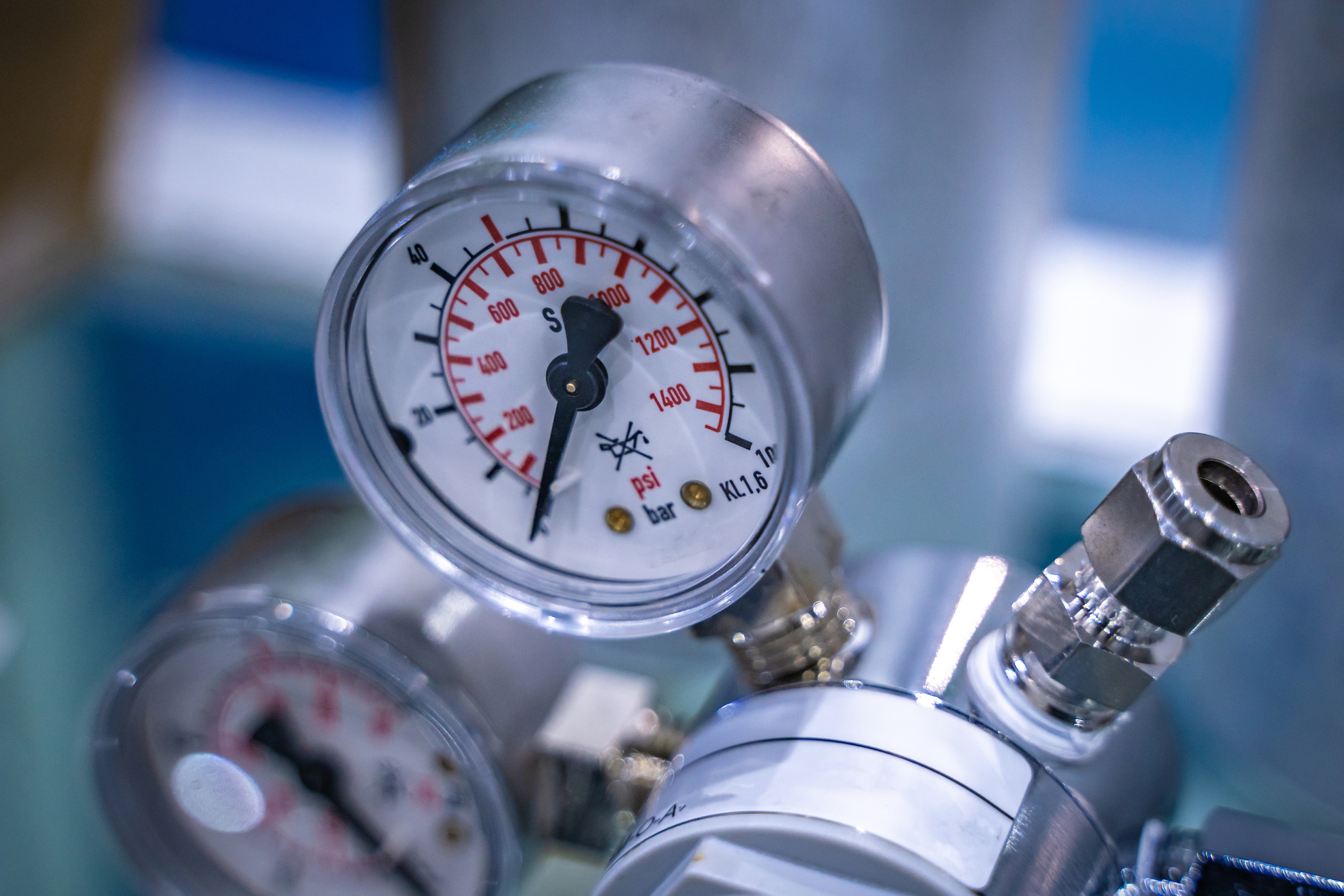 Jak działa regulator ciśnienia wody – zasady działania i korzyści dla instalacji